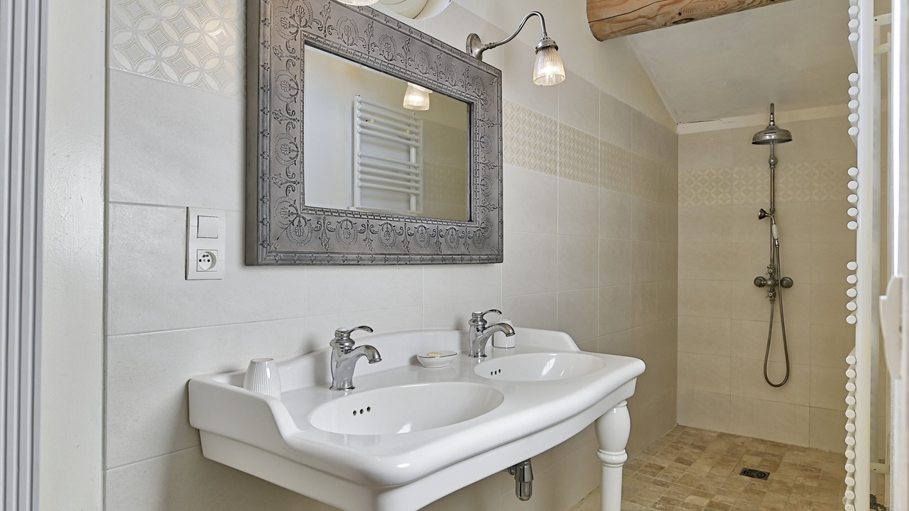 Photo of Bathroom in Cucuron