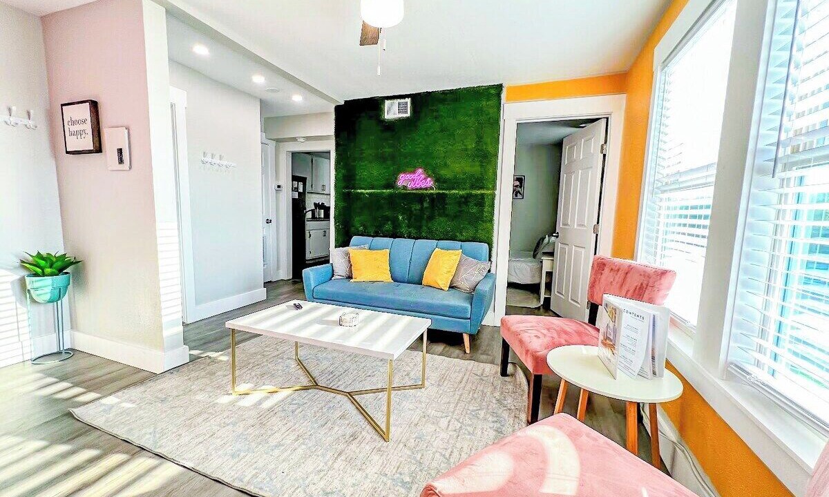 Photo of Bedroom in Central City