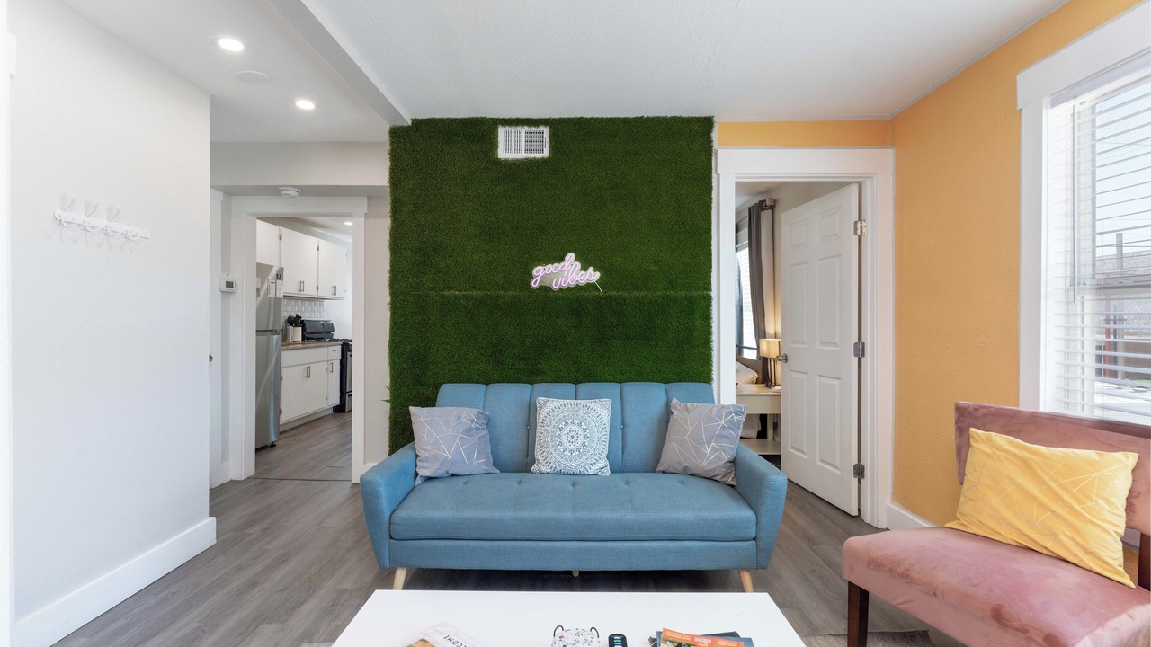 Photo of Bedroom in Central City