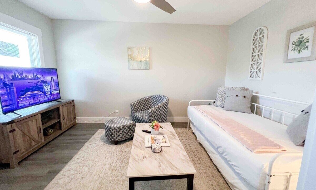 Photo of Bedroom in Central City