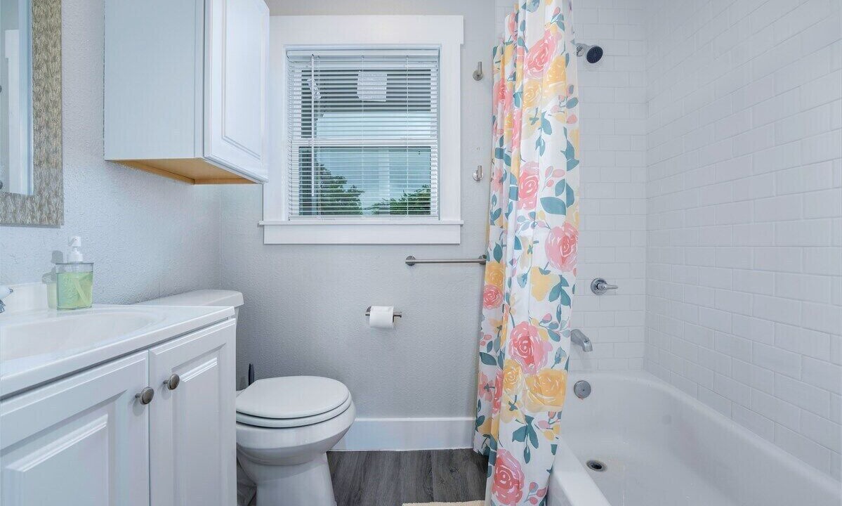 Photo of Bathroom in Central City