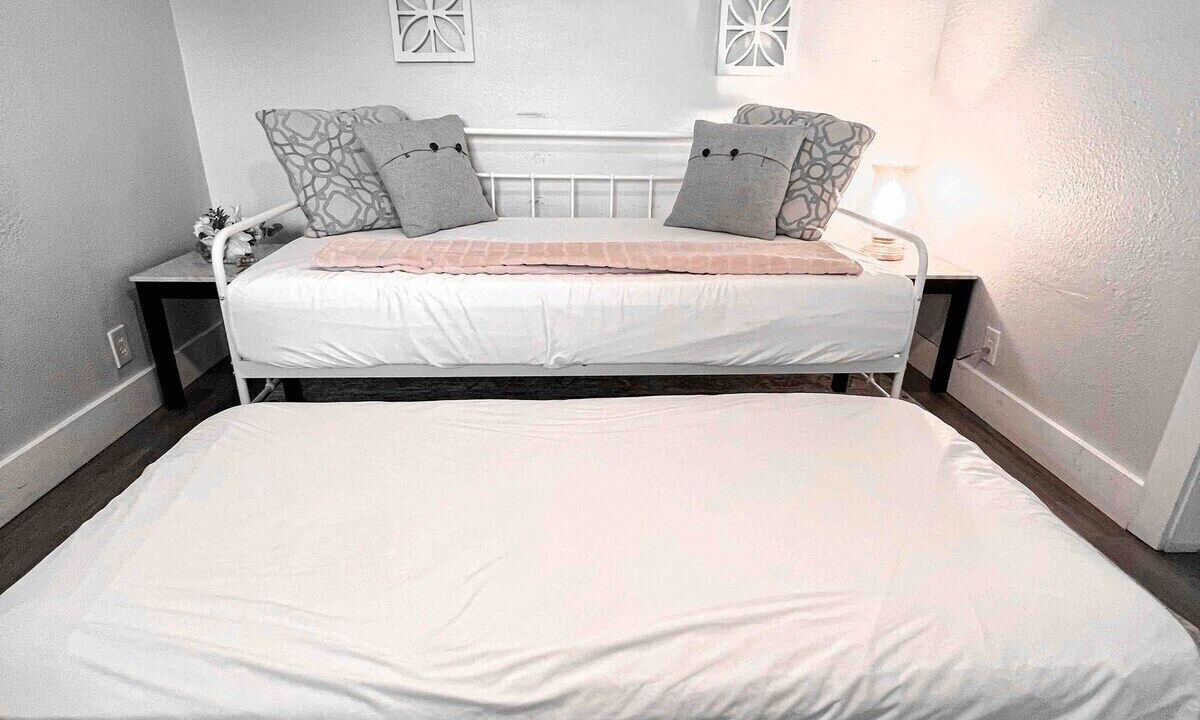 Photo of Bedroom in Central City