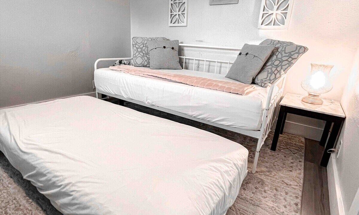 Photo of Bedroom in Central City