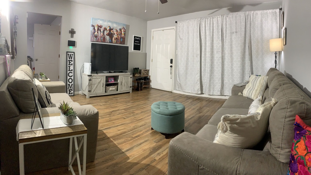 Photo of Livingroom in Cleburne