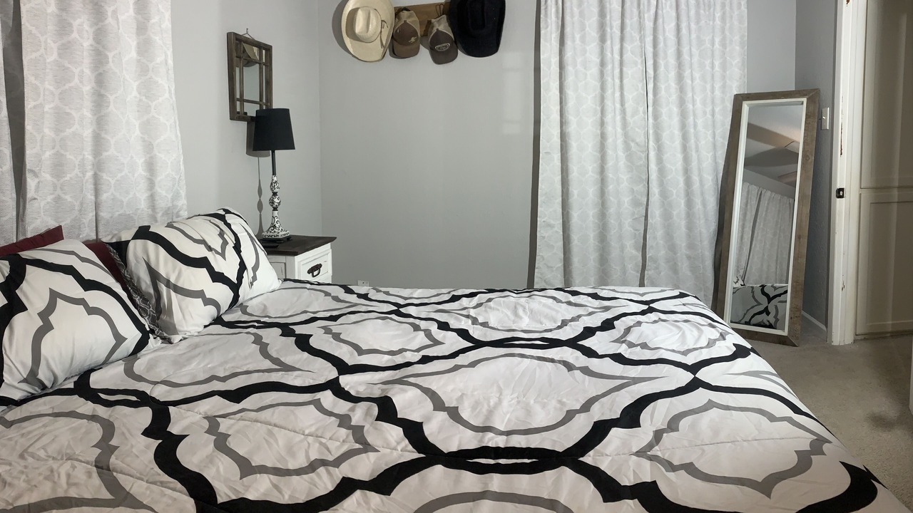 Photo of Bedroom in Cleburne