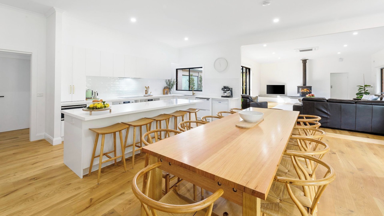 Photo of Others in Johanna