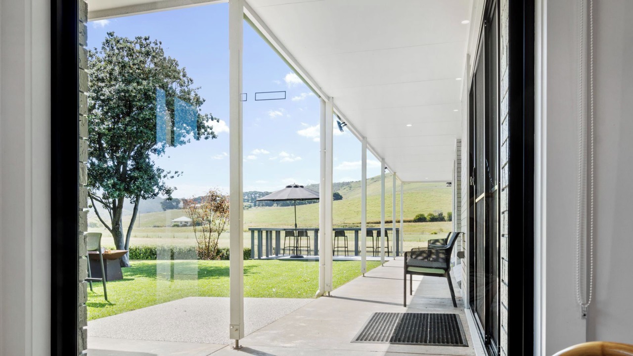 Photo of Others in Johanna