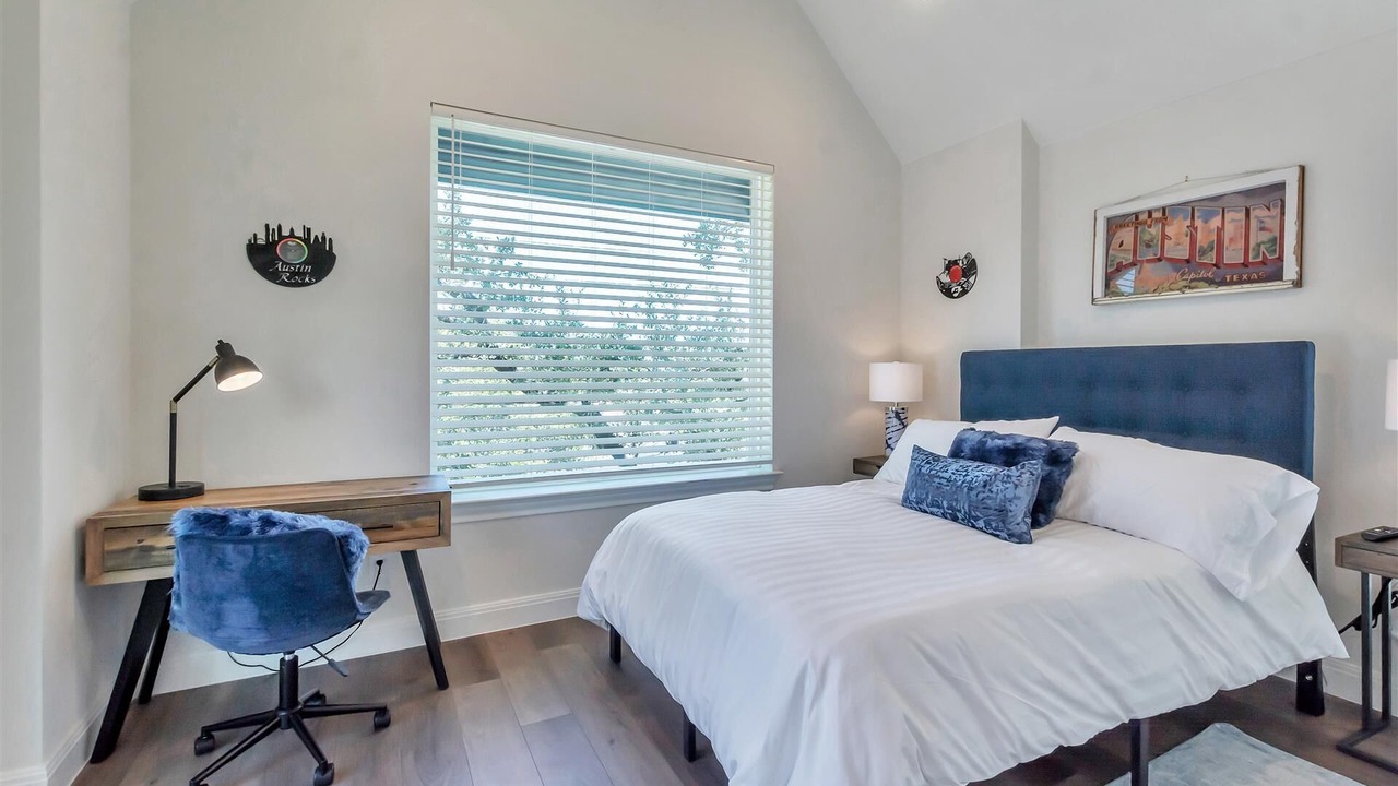 Photo of Bedroom in Elmhurst Heights