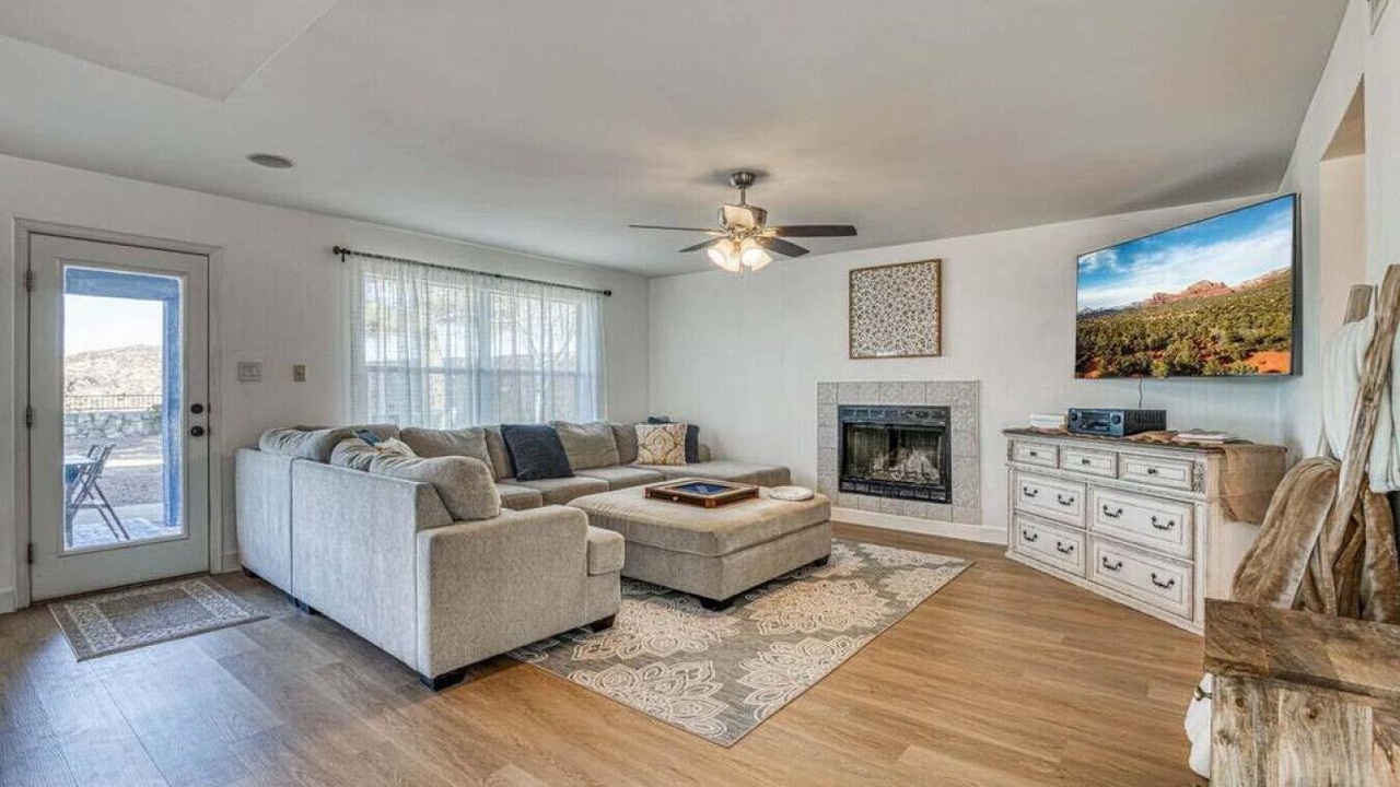 Photo of Livingroom in Bear Ridge