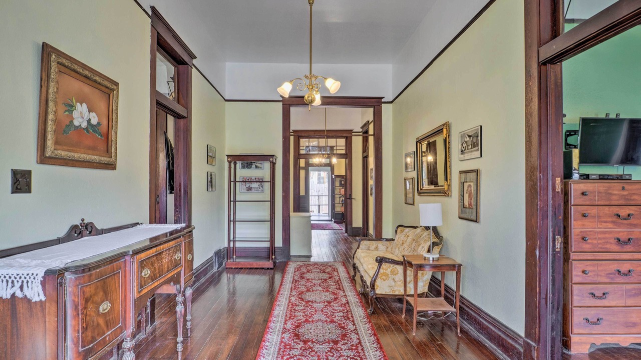 Photo of Bedroom in Highland Historic District