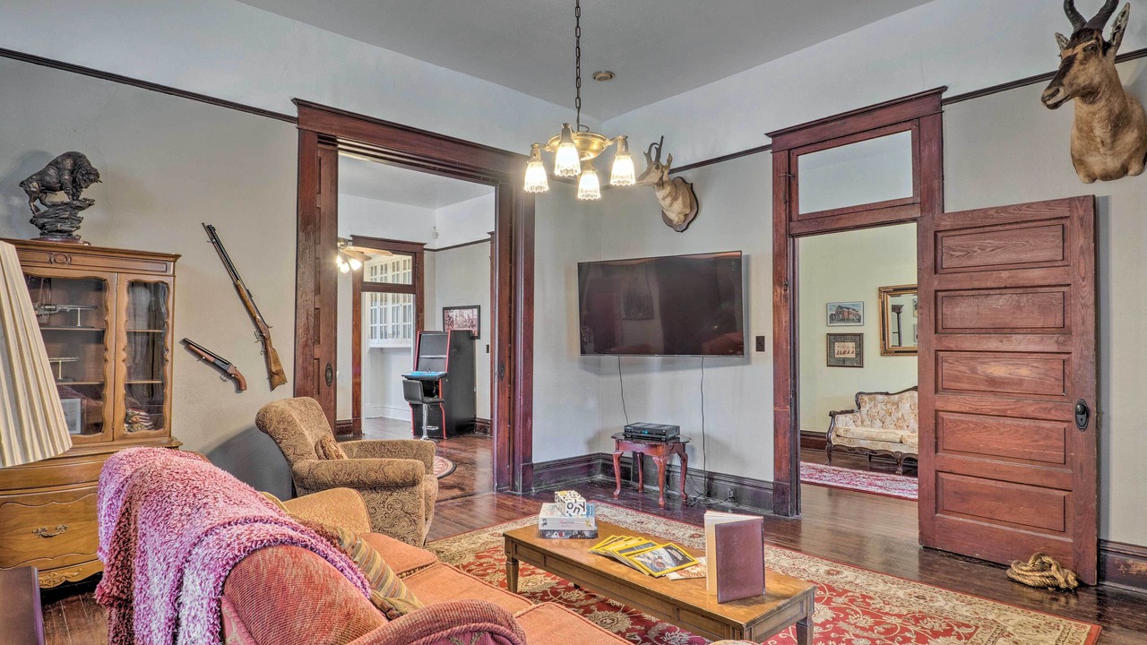 Photo of Livingroom in Highland Historic District