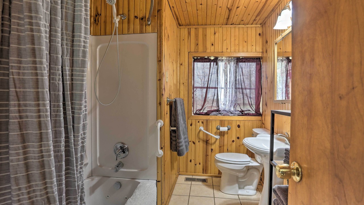 Photo of Bathroom in Spearfish