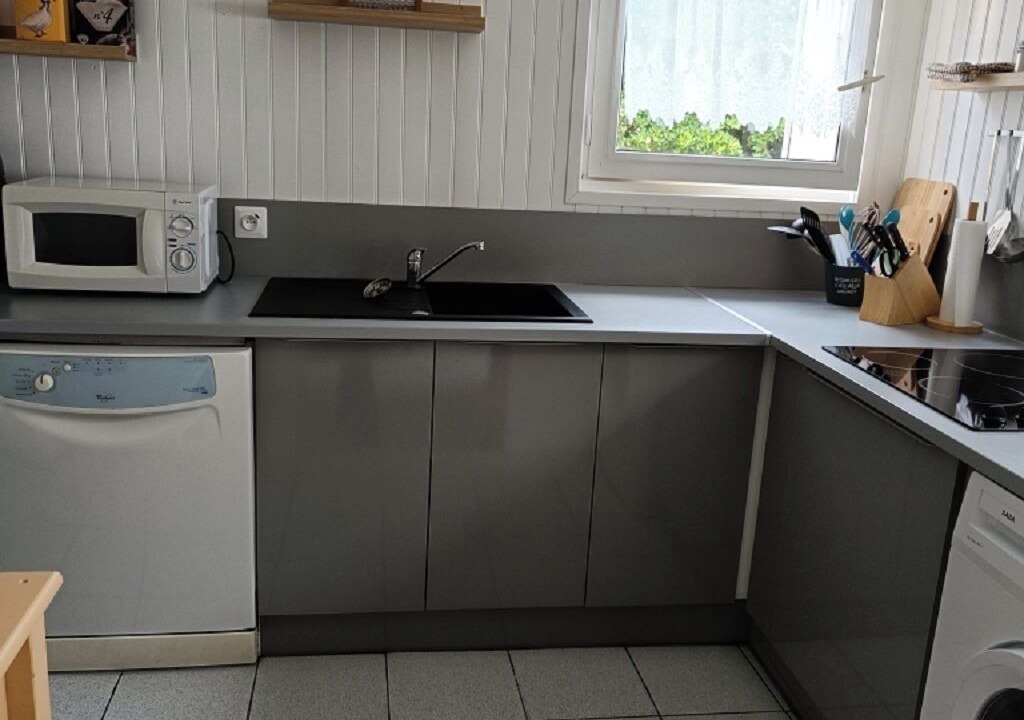 Photo of Kitchen in Saint-Michel-en-Greve