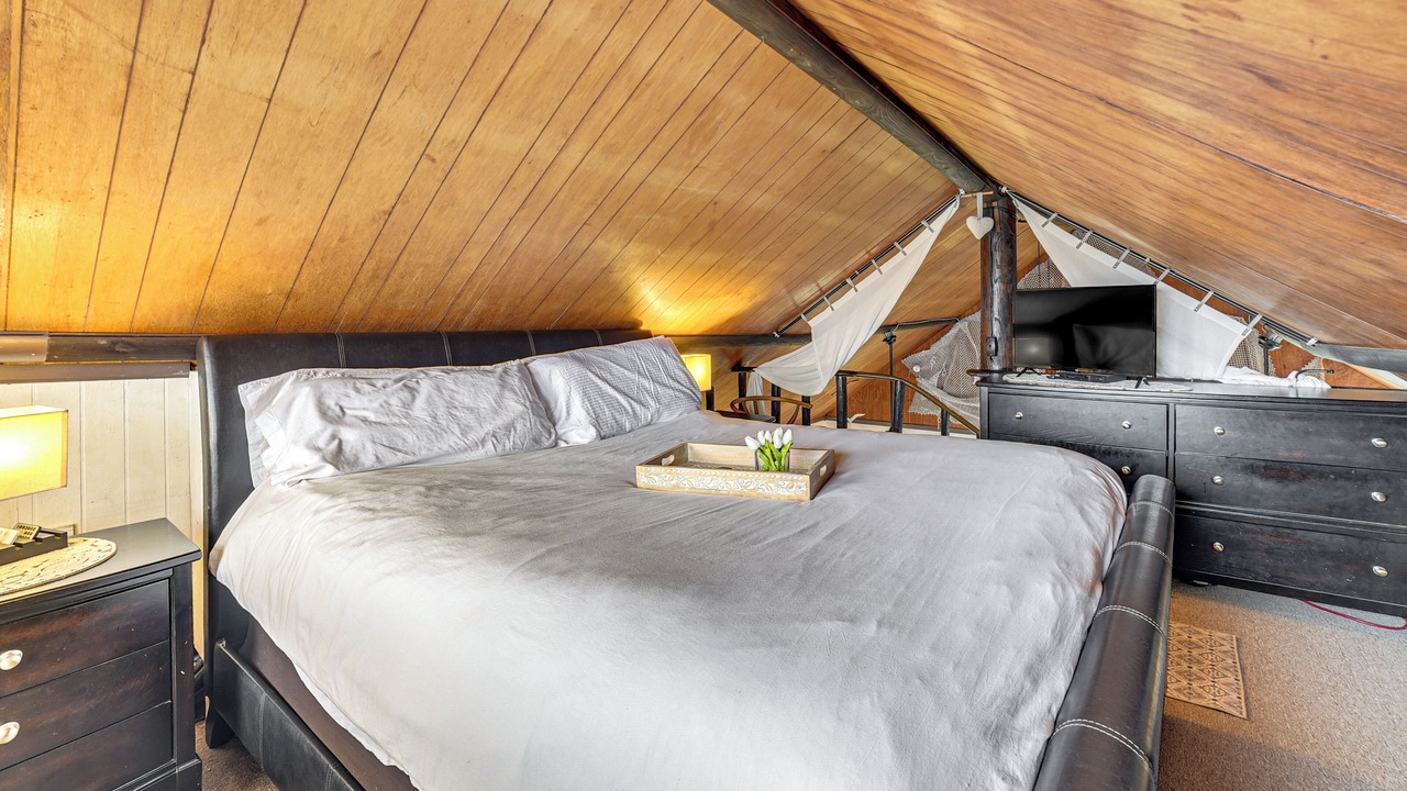 Photo of Bedroom in Surfside Beach