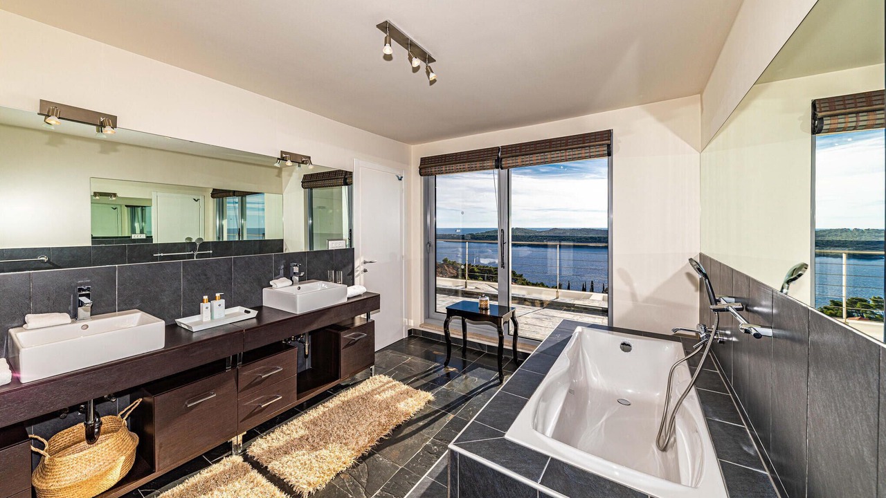 Photo of Bathroom in Orasac
