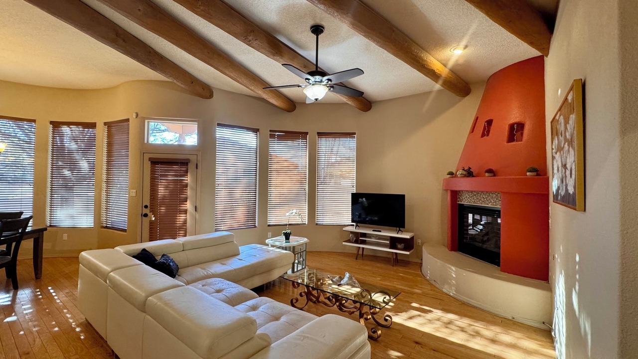Photo of Livingroom in Westside