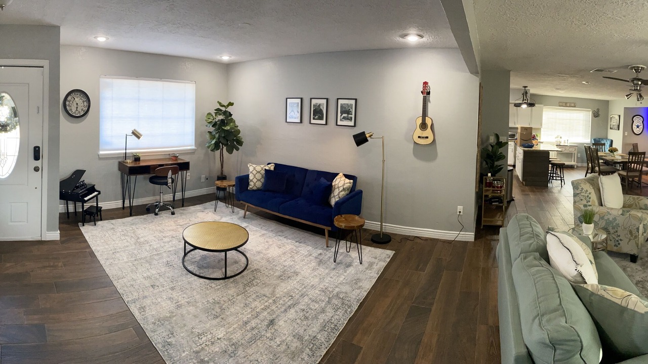 Photo of Livingroom in Biggs Field