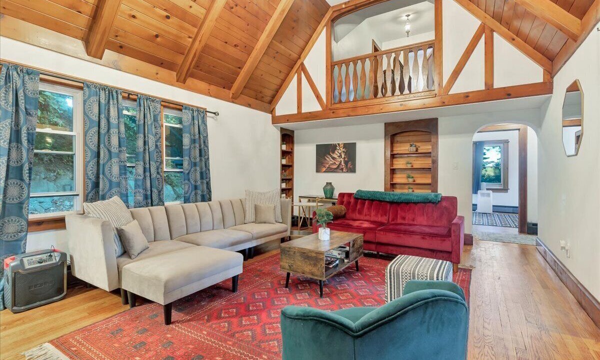 Photo of Livingroom in East Stroudsburg