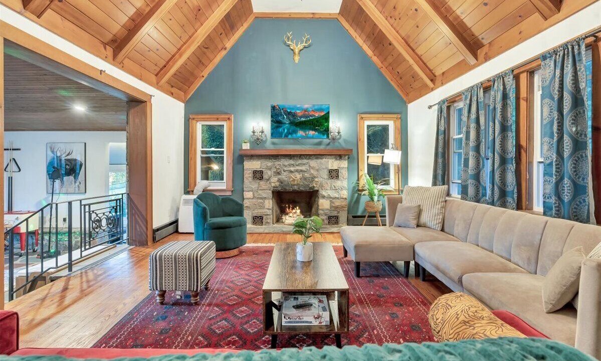 Photo of Livingroom in East Stroudsburg