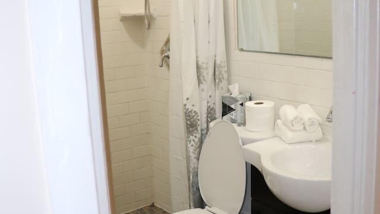 Photo of Bathroom in Oak Park