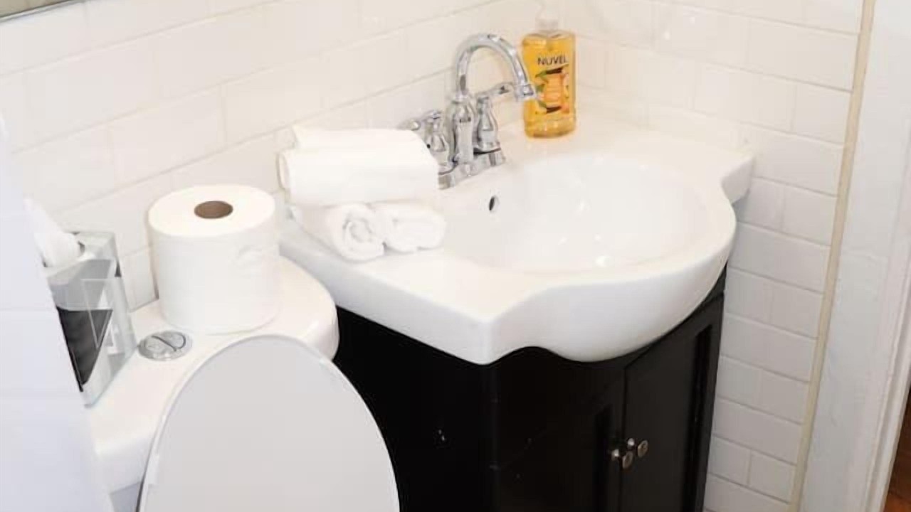 Photo of Bathroom in Oak Park