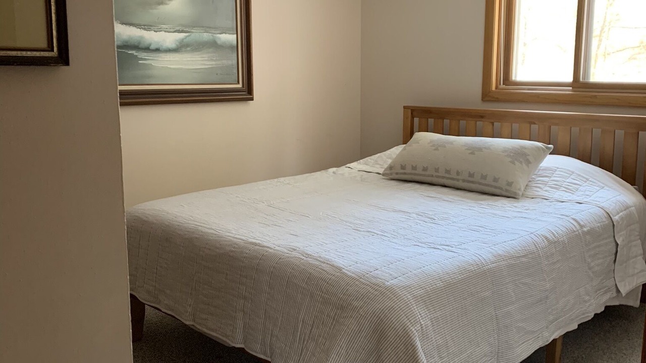 Photo of Bedroom in Iowa County