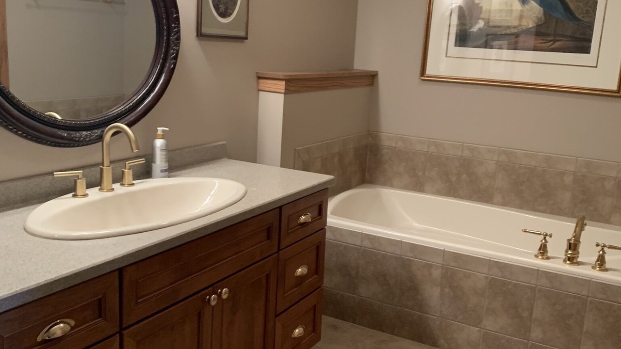 Photo of Bathroom in Iowa County