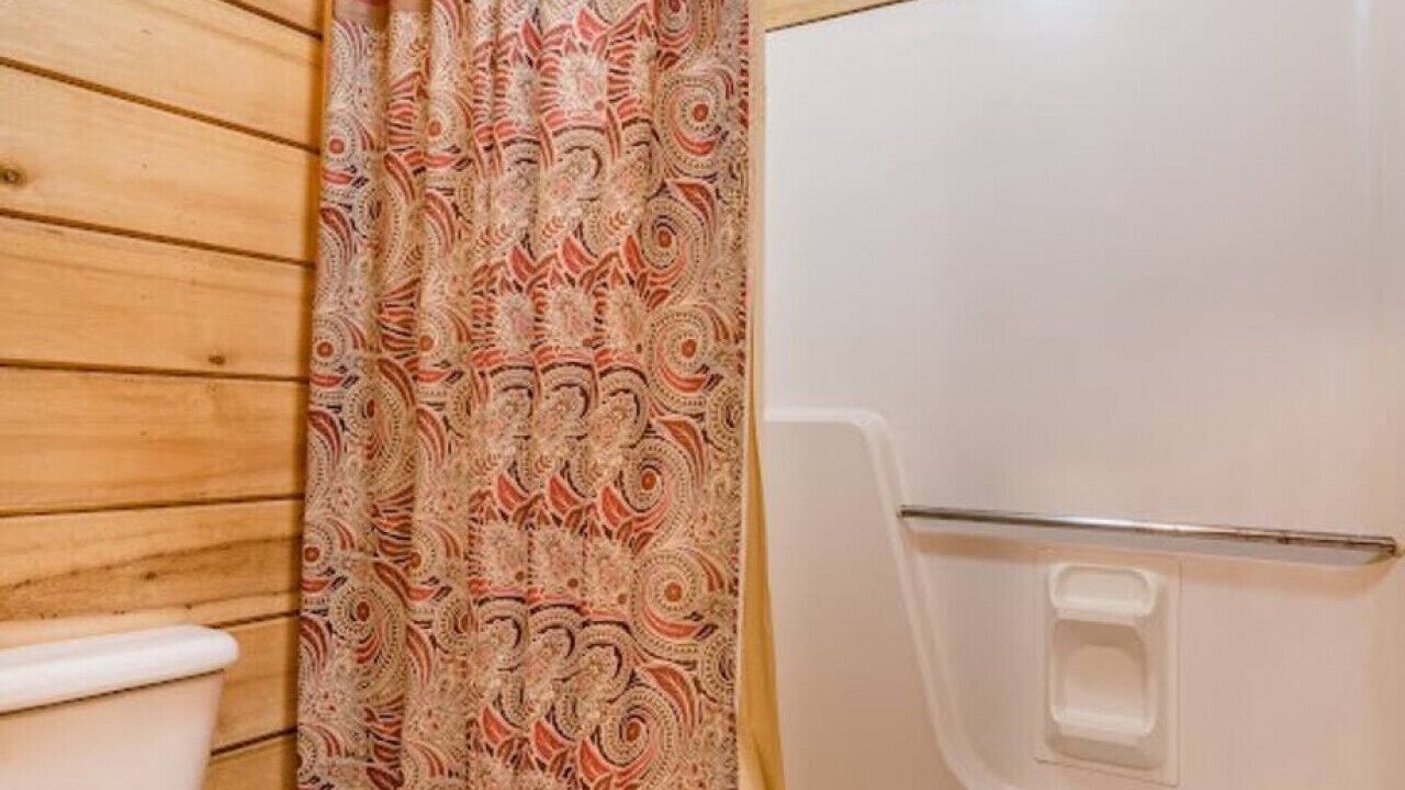 Photo of Bathroom in Uvalde