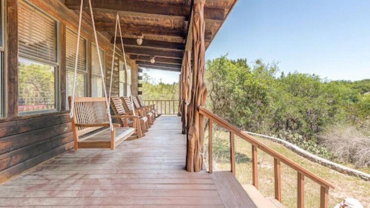 Photo of Patio Balcony in Uvalde