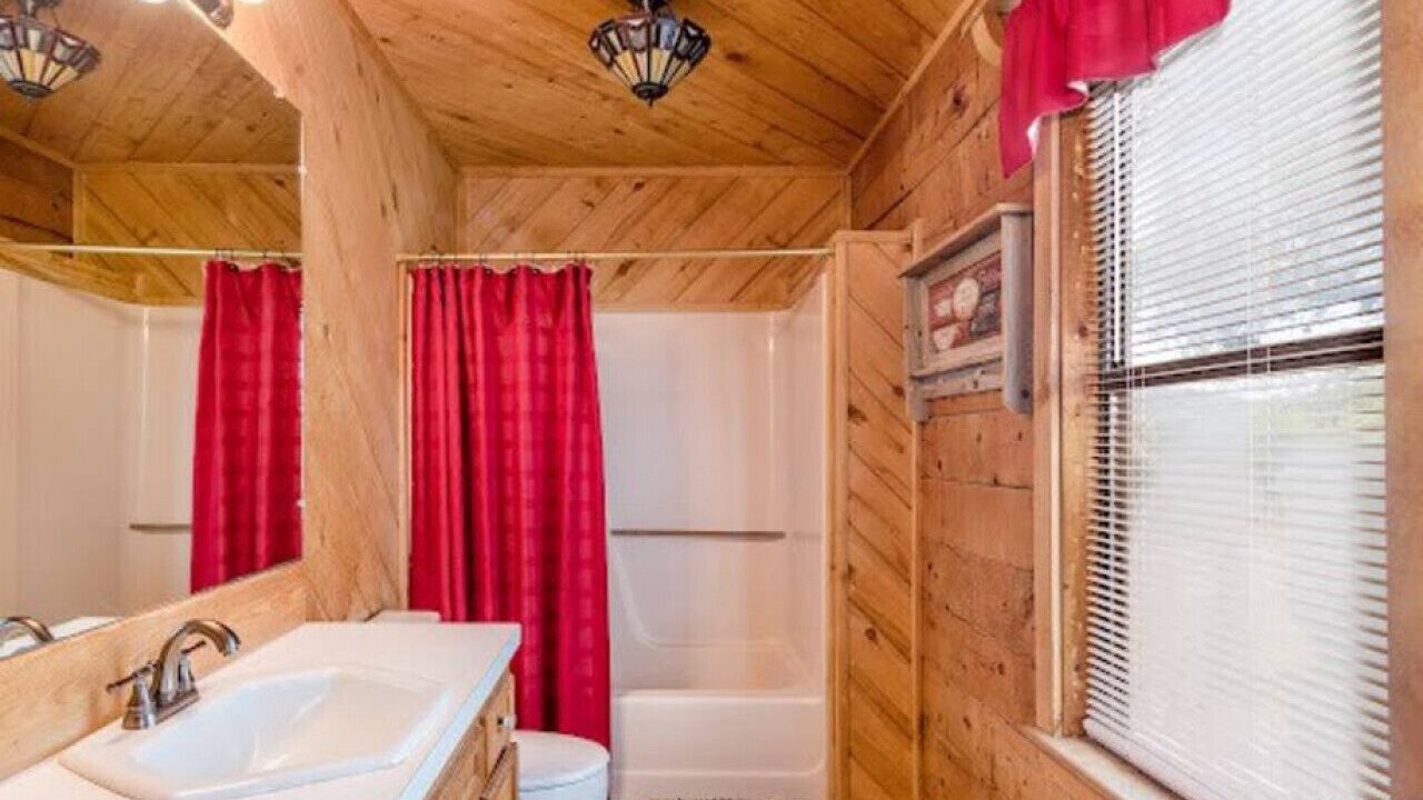 Photo of Bathroom in Uvalde