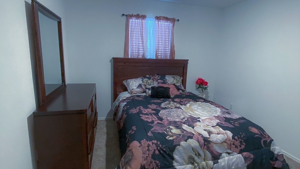 Photo of Bedroom in Kyle