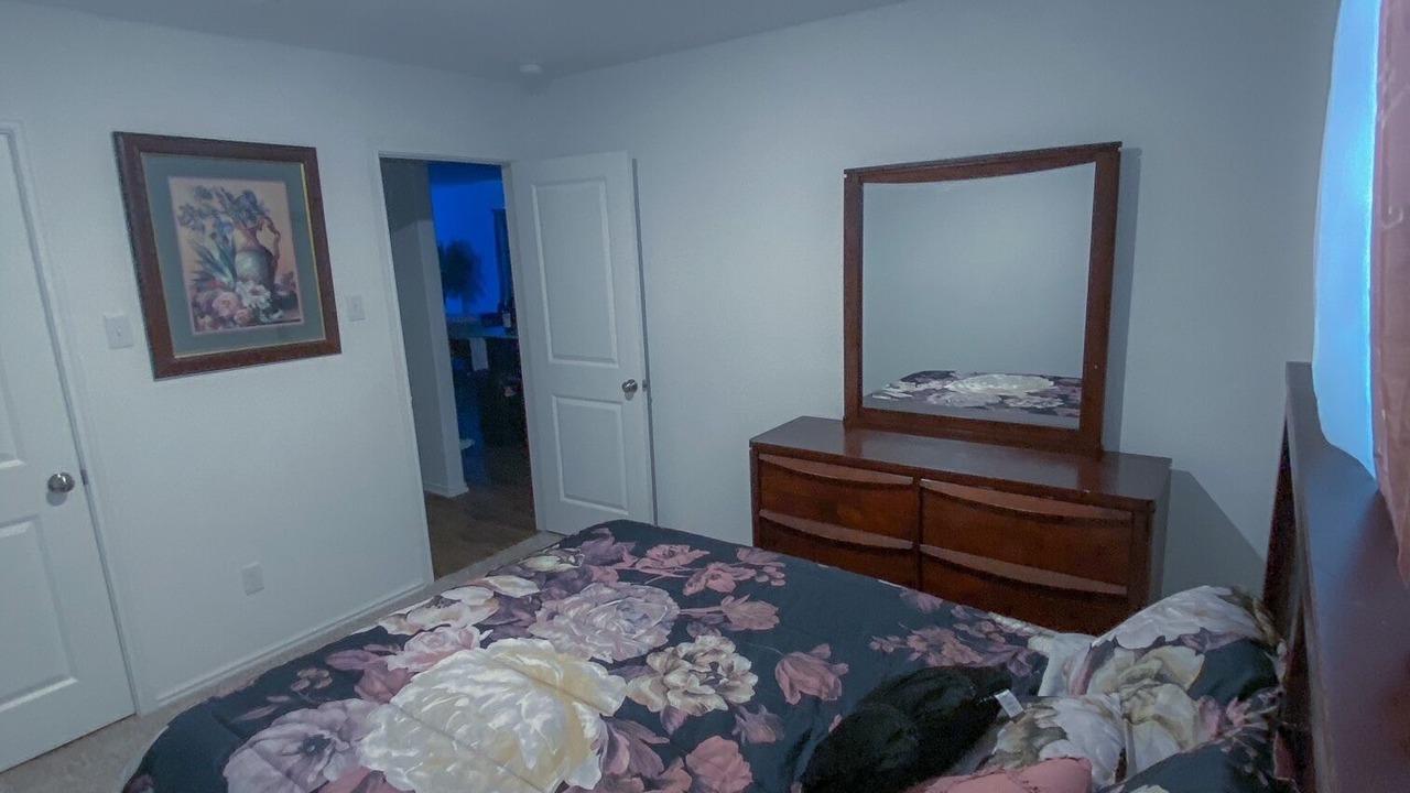 Photo of Bedroom in Kyle