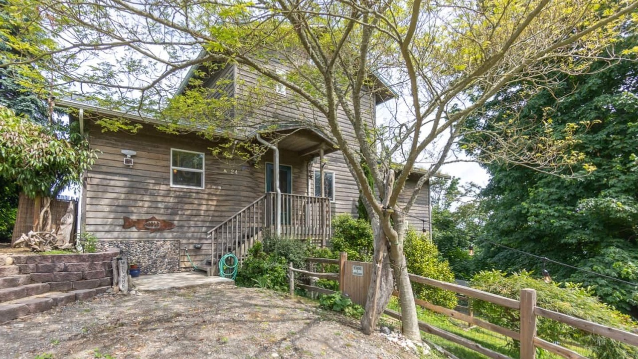 Photo of Others in Everett