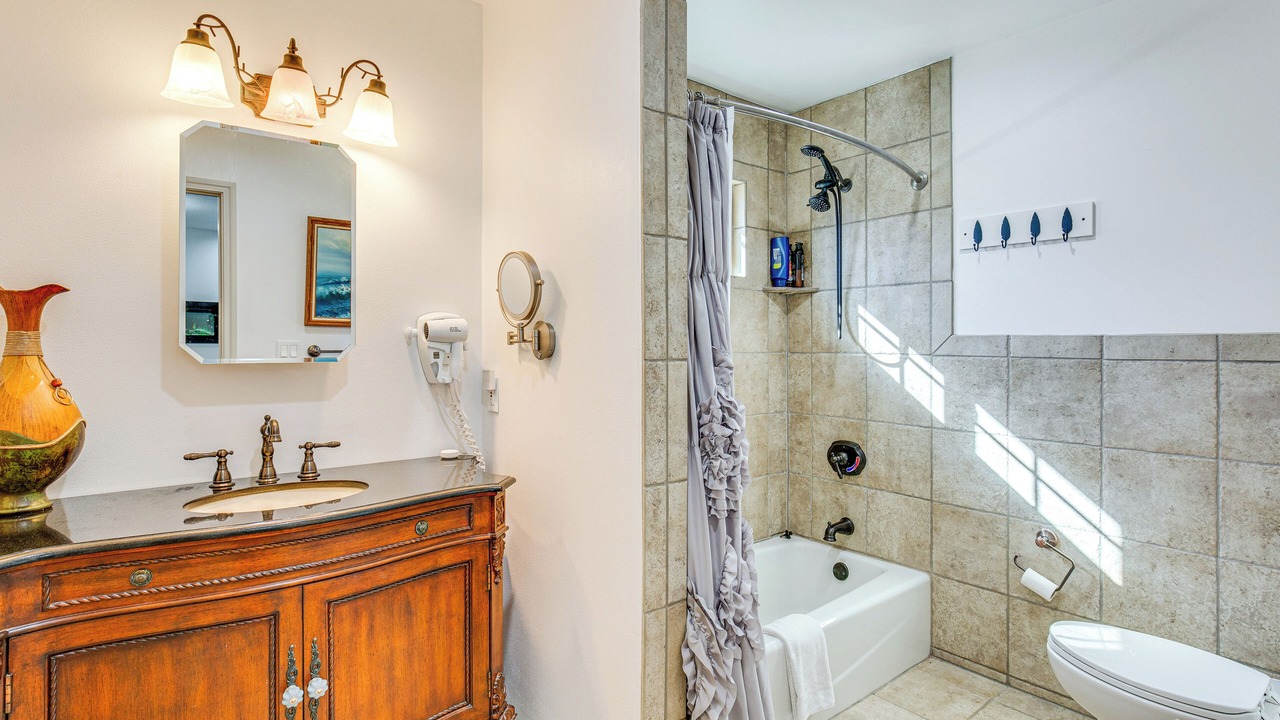 Photo of Bathroom in Quinlan