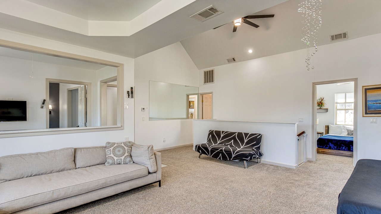 Photo of Livingroom in Quinlan