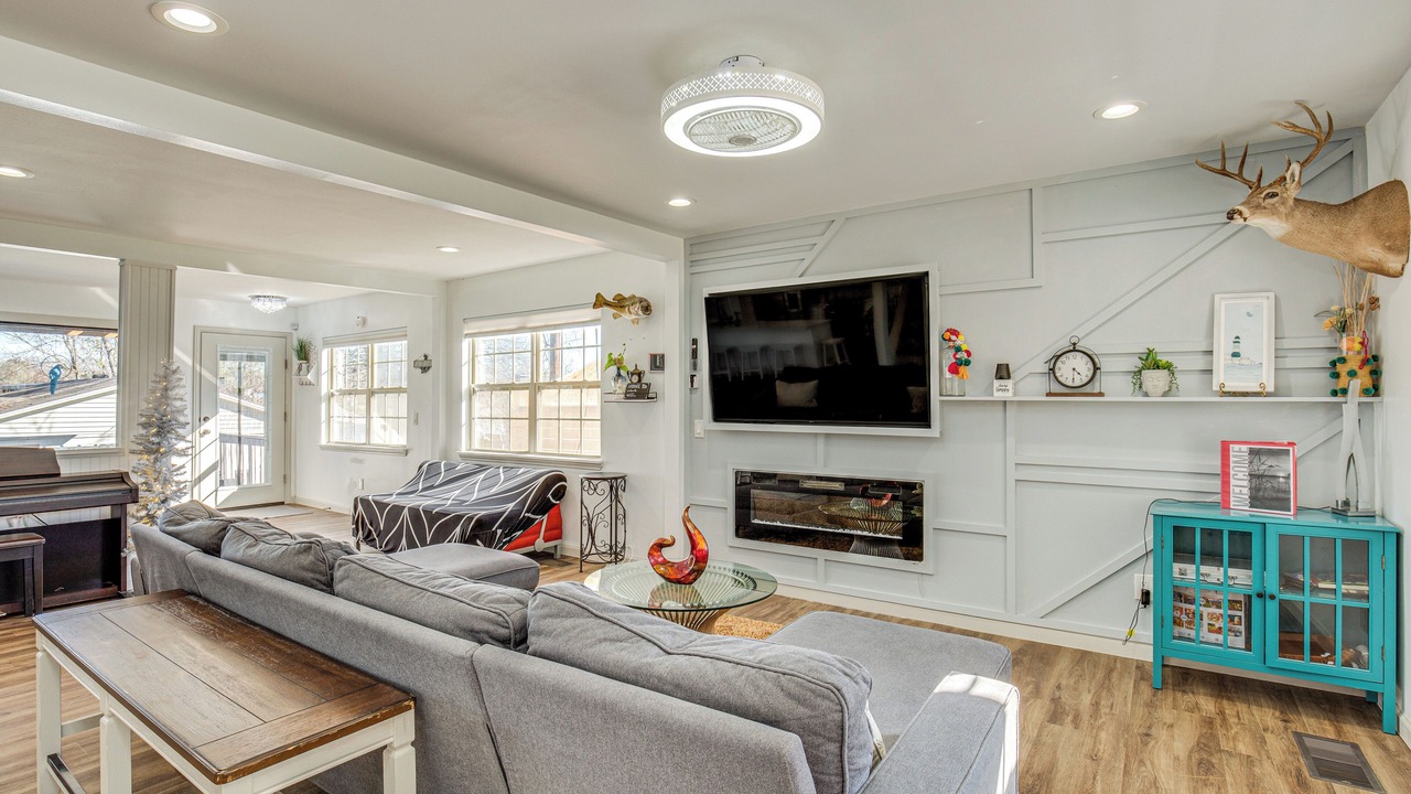Photo of Livingroom in Quinlan