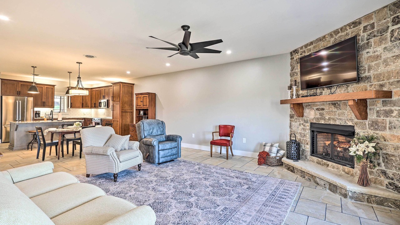 Photo of Livingroom in Laurel Fork