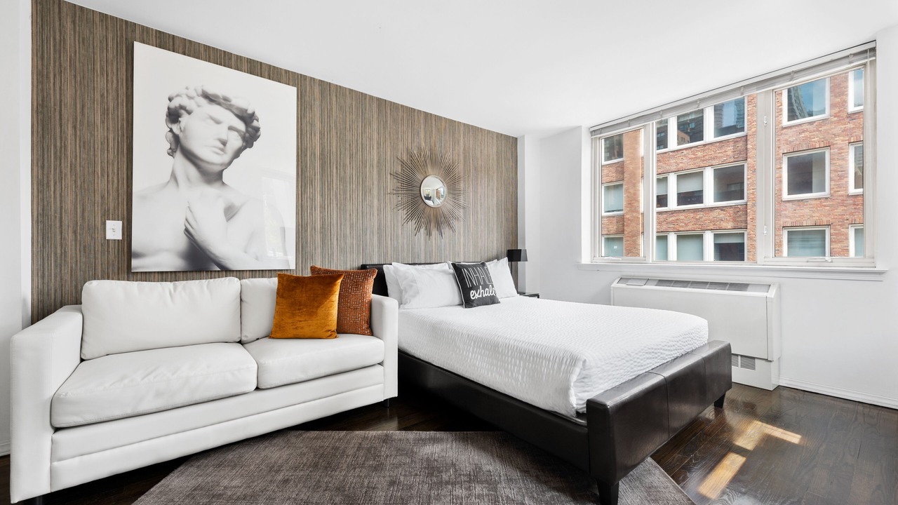 Photo of Bedroom in Central Park South