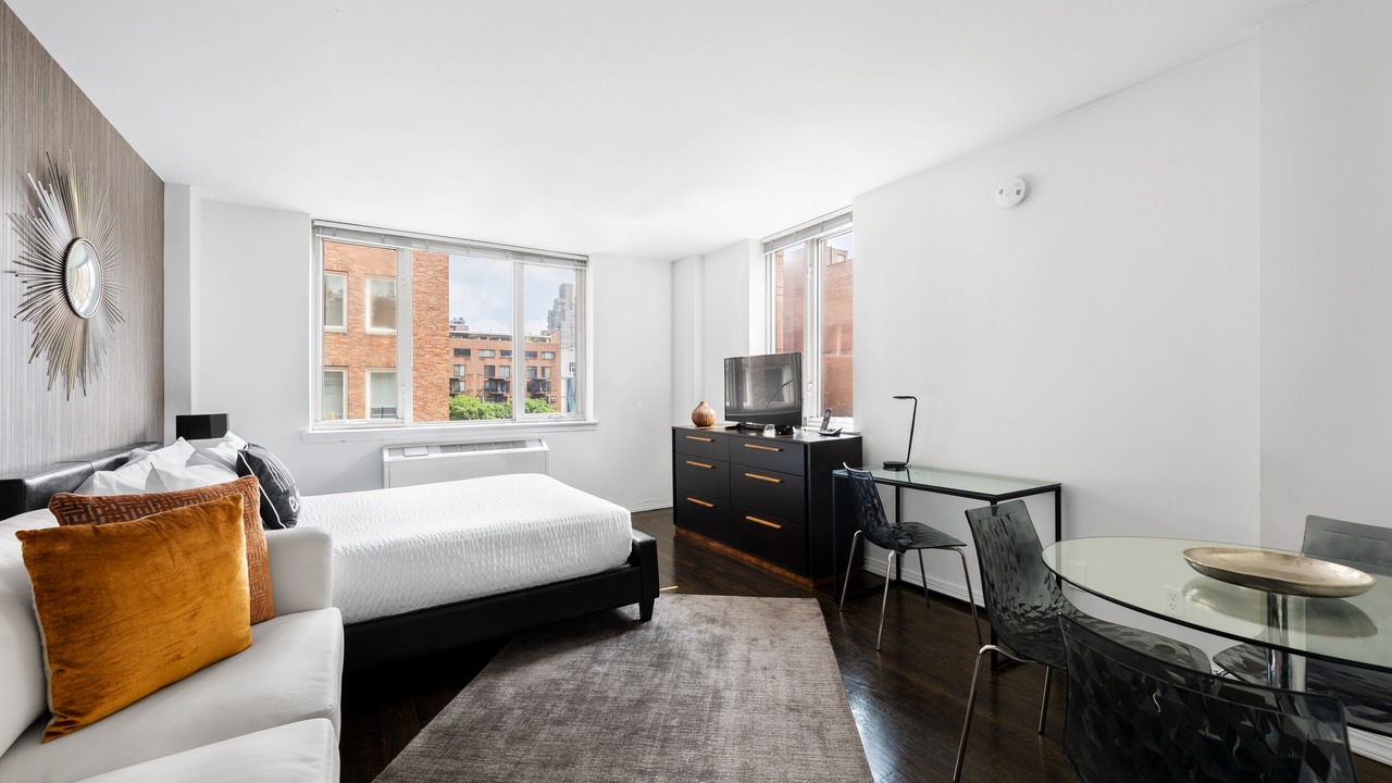 Photo of Livingroom in Central Park South