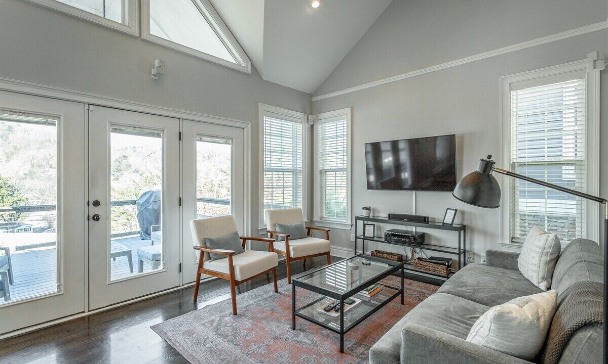 Photo of Livingroom in Northside
