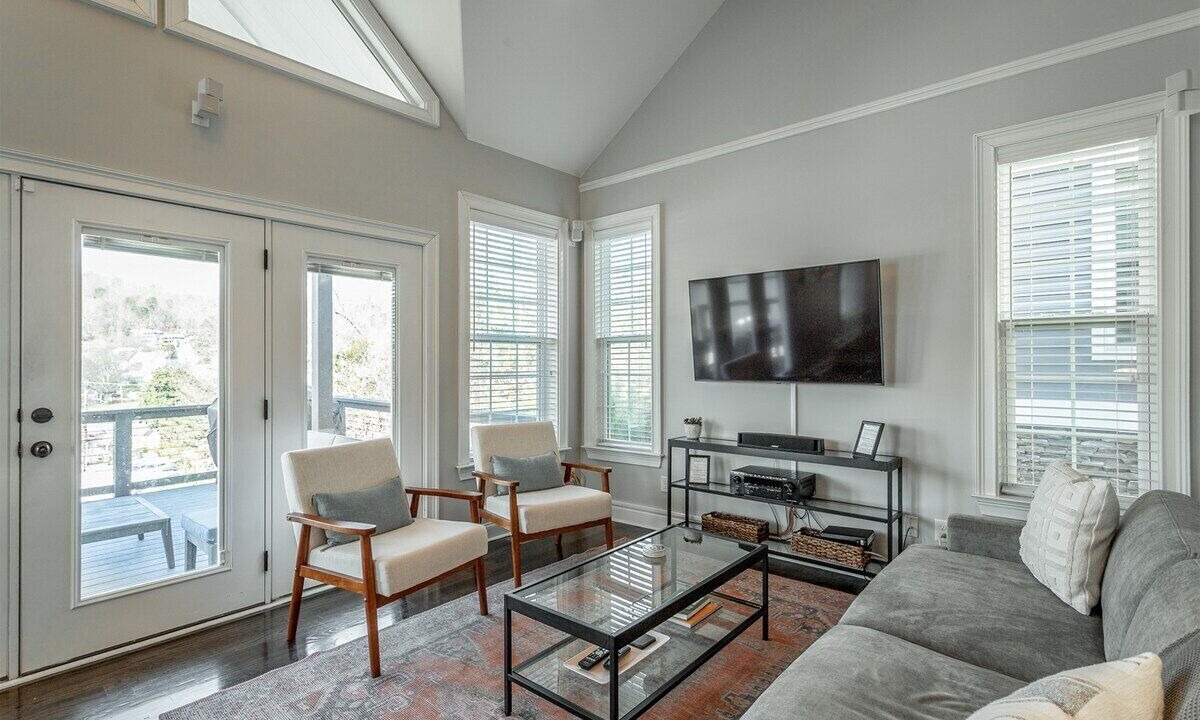 Photo of Livingroom in Northside