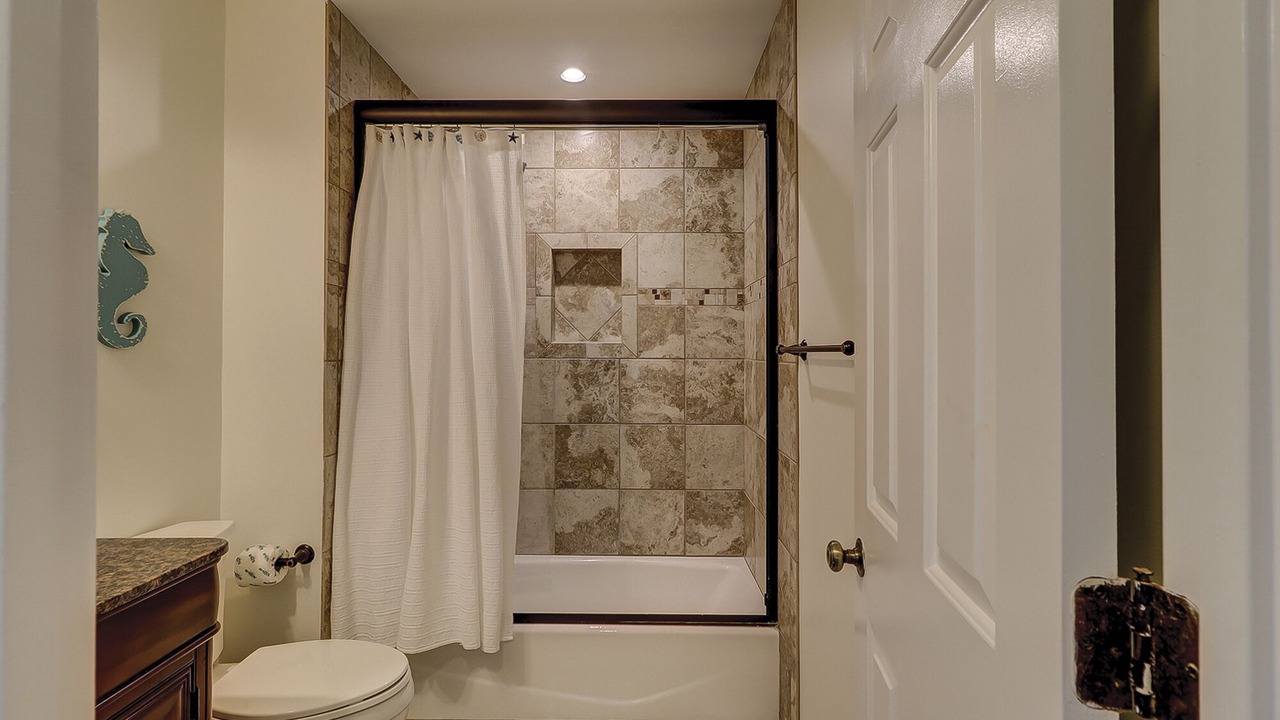 Photo of Bathroom in Shipyard Plantation