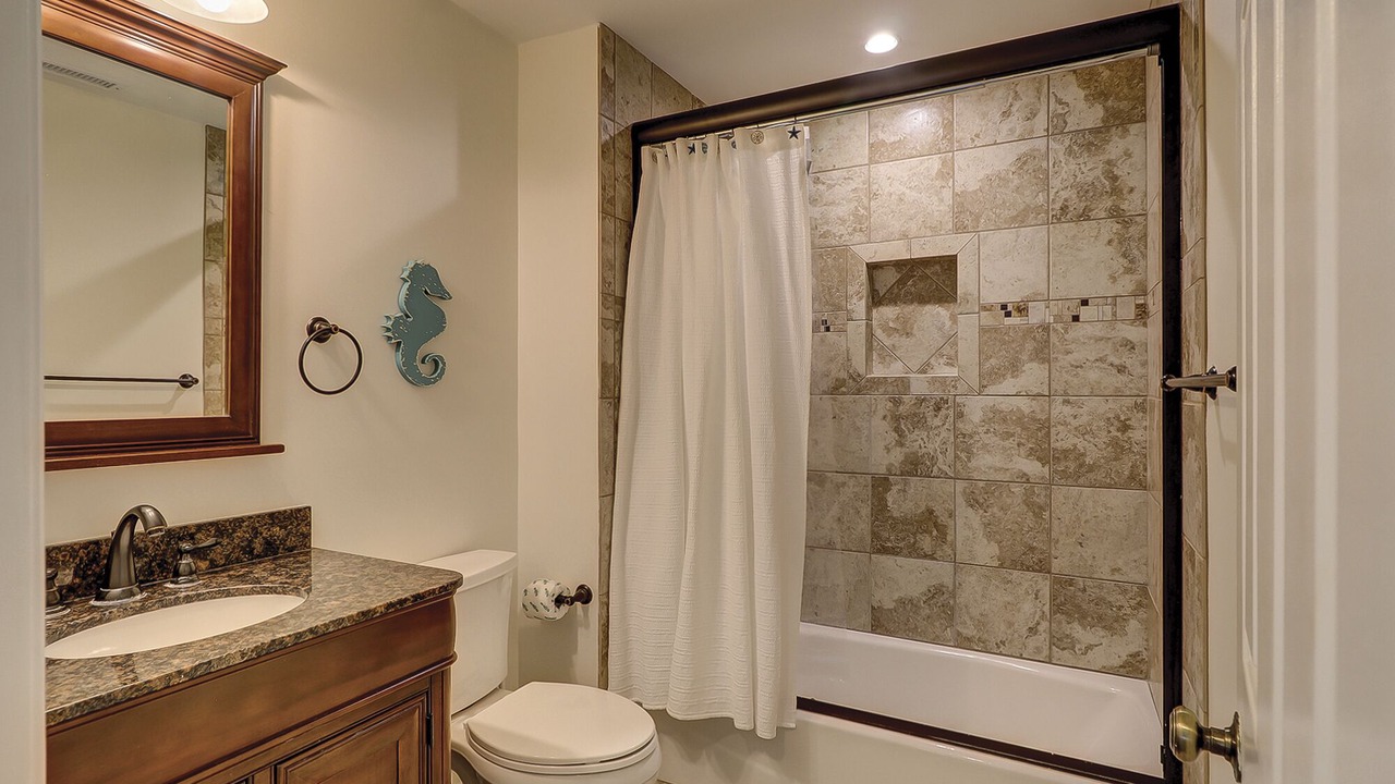 Photo of Bathroom in Shipyard Plantation
