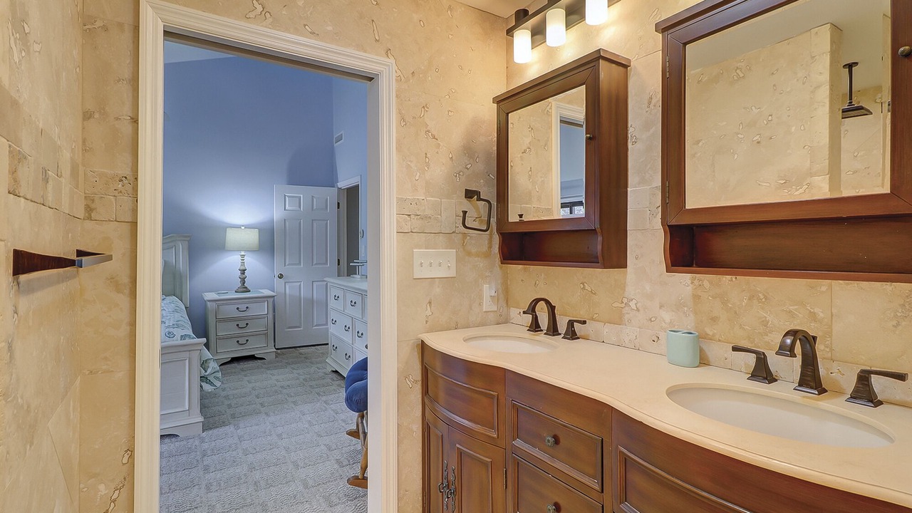 Photo of Bathroom in Shipyard Plantation