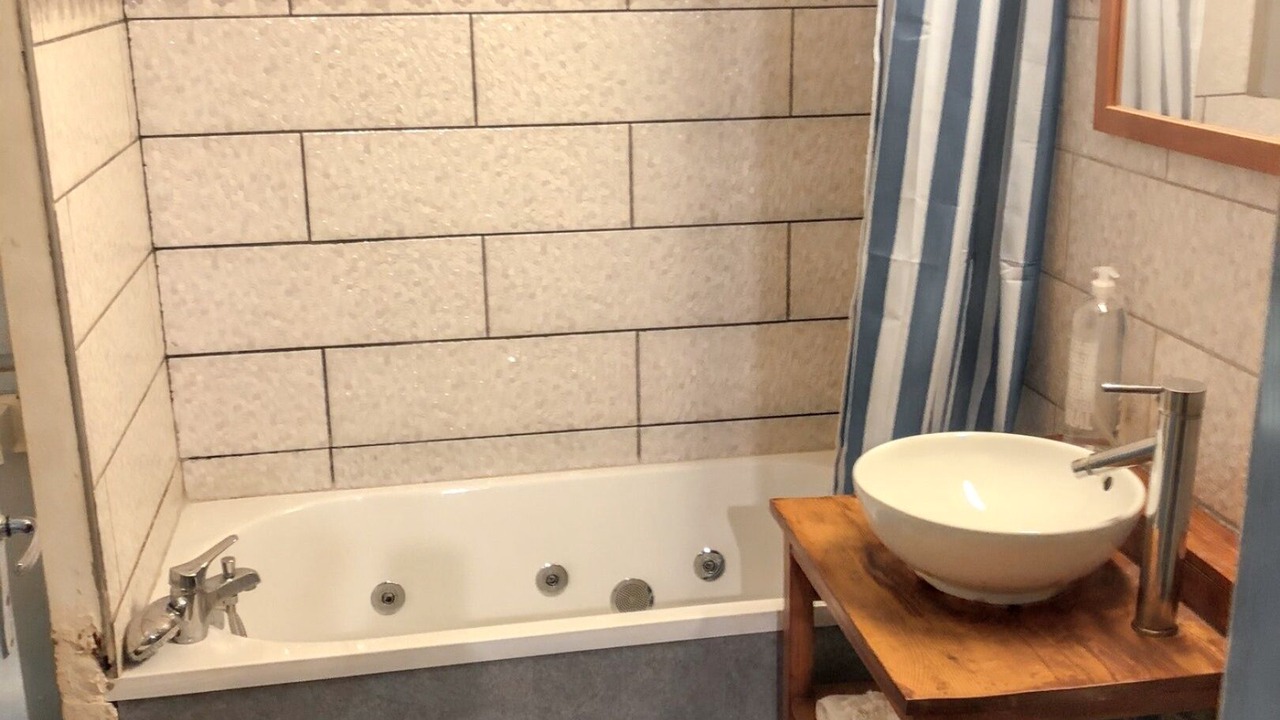 Photo of Bathroom in Les Iles