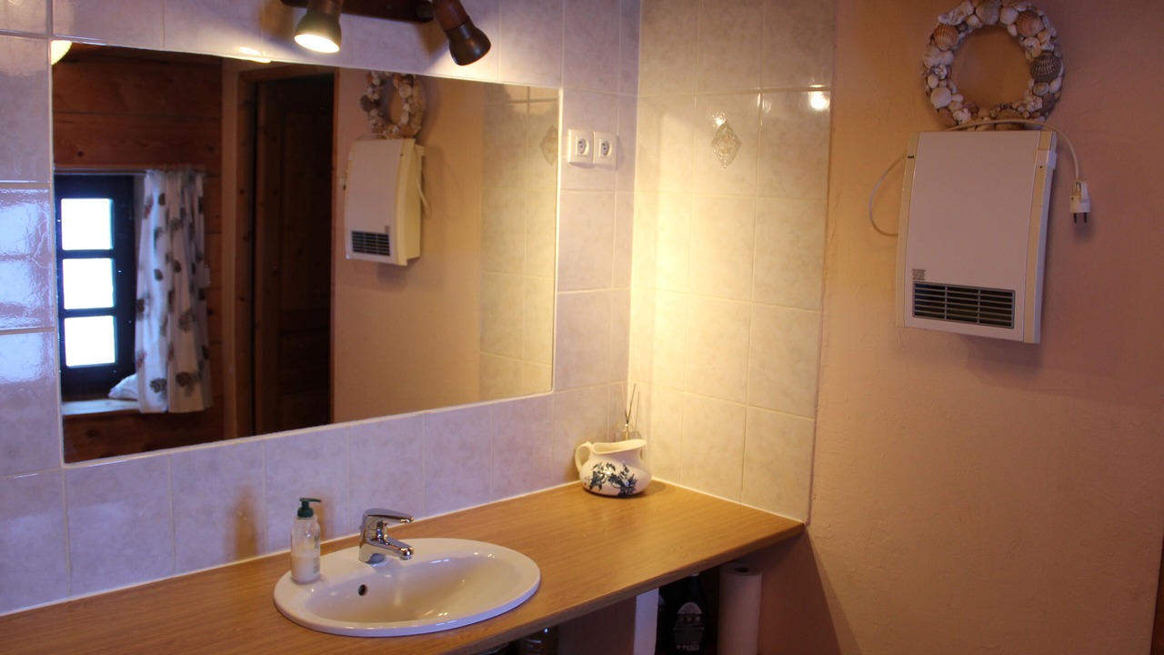 Photo of Bathroom in Saint-Christophe-sur-Guiers