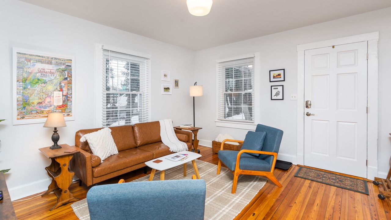 Photo of Livingroom in Staunton