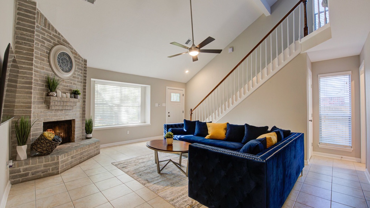 Photo of Livingroom in Spring