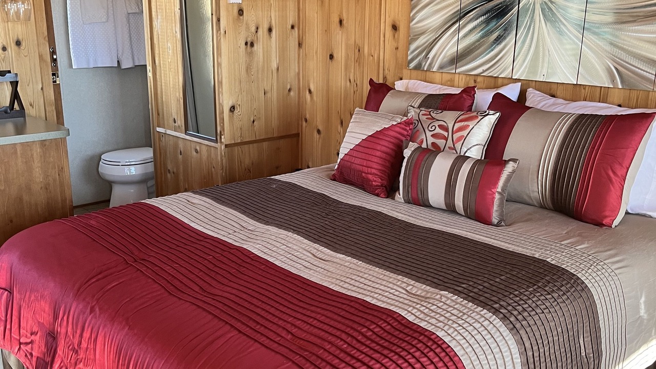 Photo of Bedroom in Mayhill