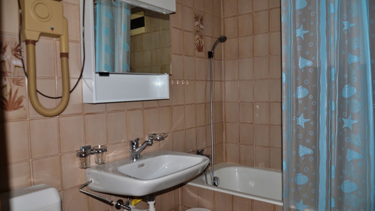 Photo of Bathroom in Vex